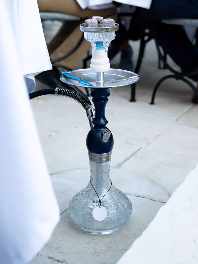 Shisha servida en la terraza de du Liban